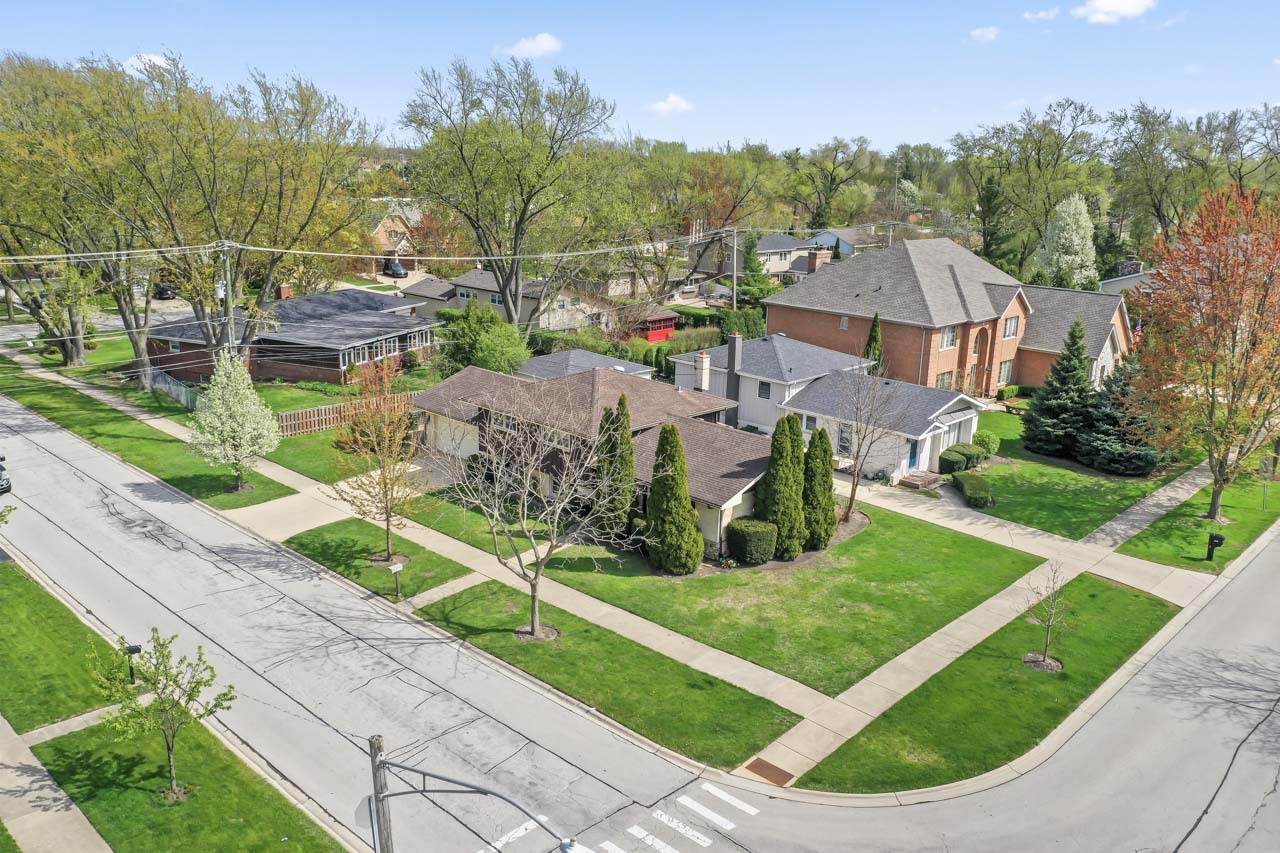 1005 E Orchard Street, Arlington Heights, IL 60005