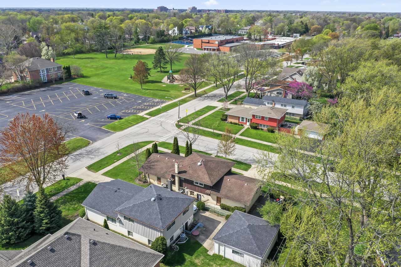 1005 E Orchard Street, Arlington Heights, IL 60005