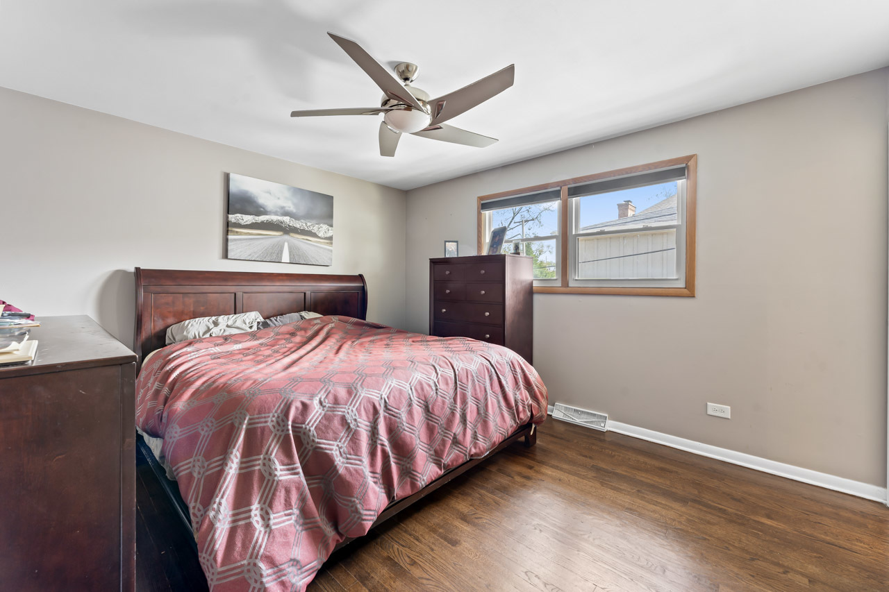 1005 E Orchard Street, Arlington Heights, IL 60005