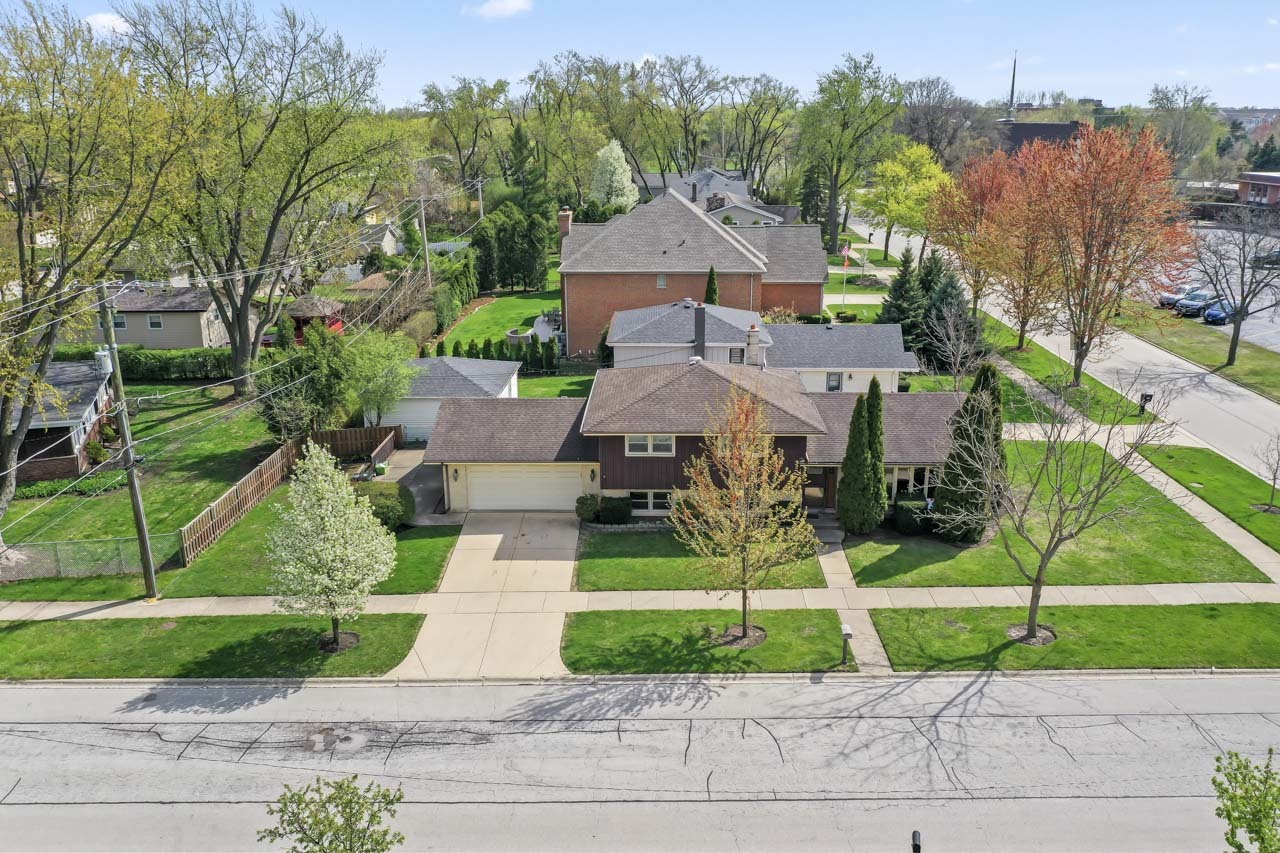 1005 E Orchard Street, Arlington Heights, IL 60005