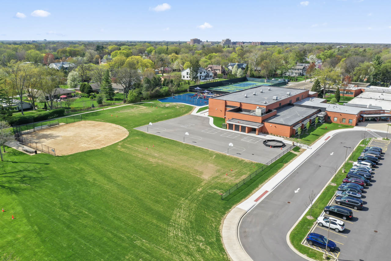 1005 E Orchard Street, Arlington Heights, IL 60005