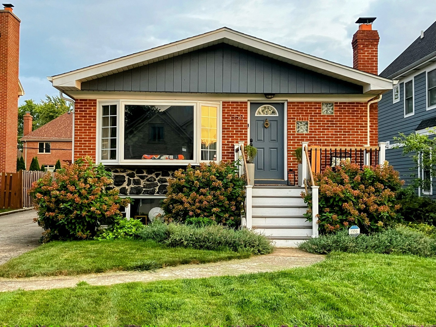 550 W Gladys Avenue, Elmhurst, IL 60126