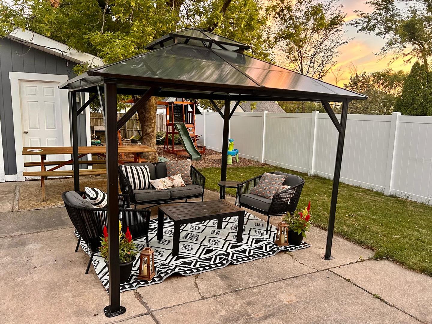550 W Gladys Avenue, Elmhurst, IL 60126