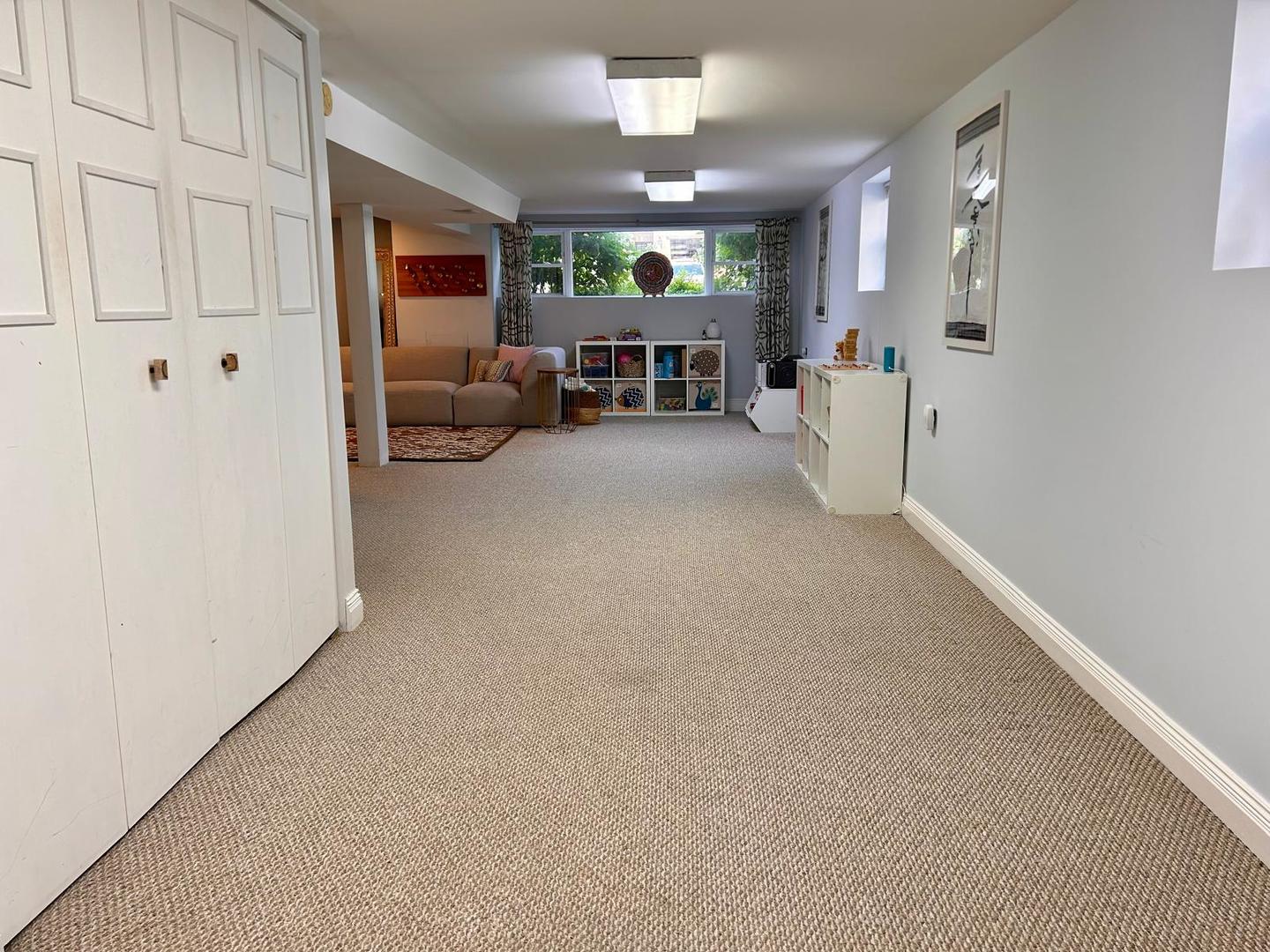 550 W Gladys Avenue, Elmhurst, IL 60126