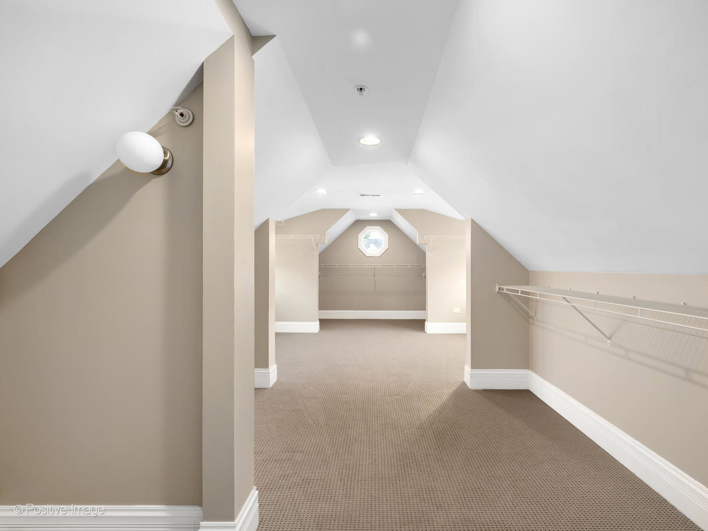 212 Holmes Avenue, Clarendon Hills, IL 60514