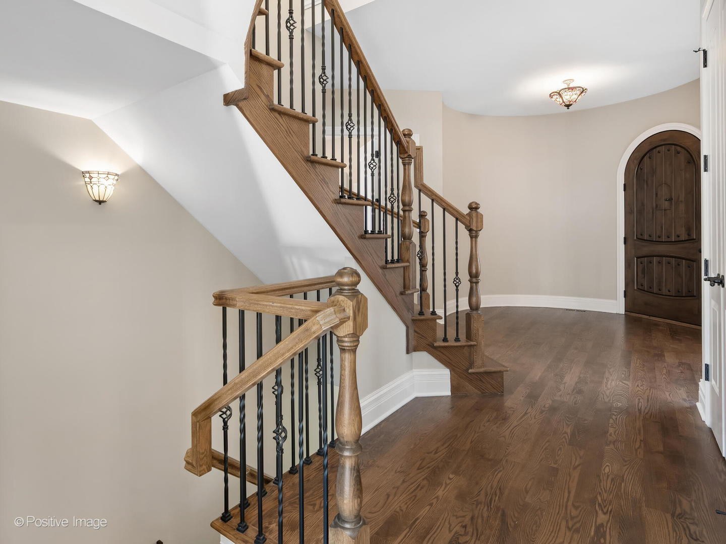 212 Holmes Avenue, Clarendon Hills, IL 60514