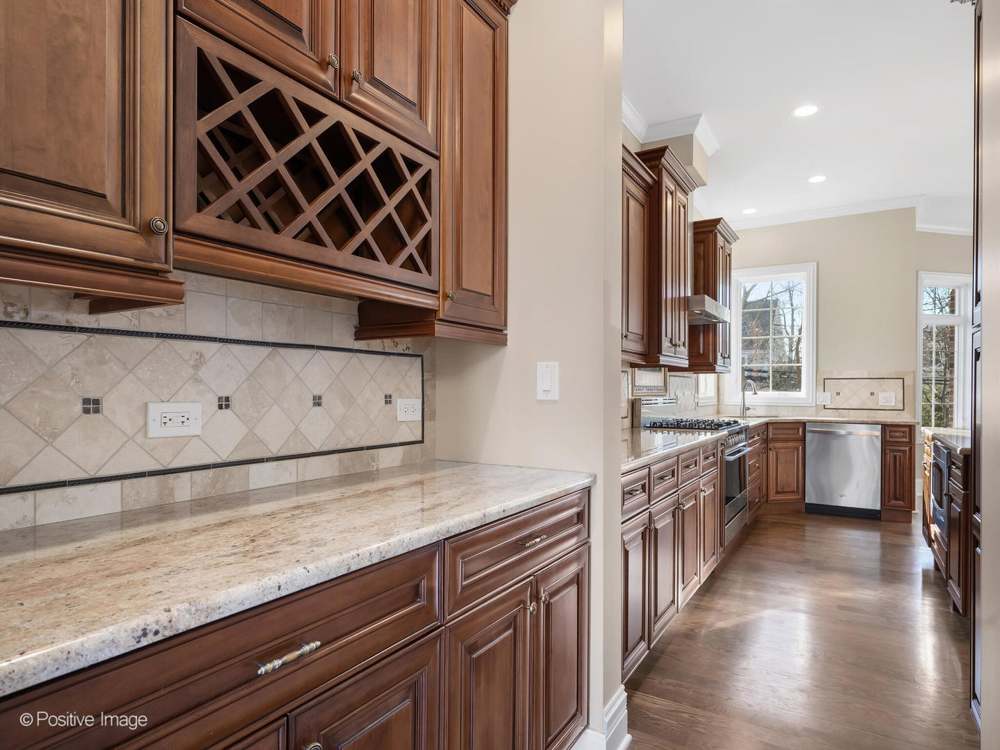 212 Holmes Avenue, Clarendon Hills, IL 60514