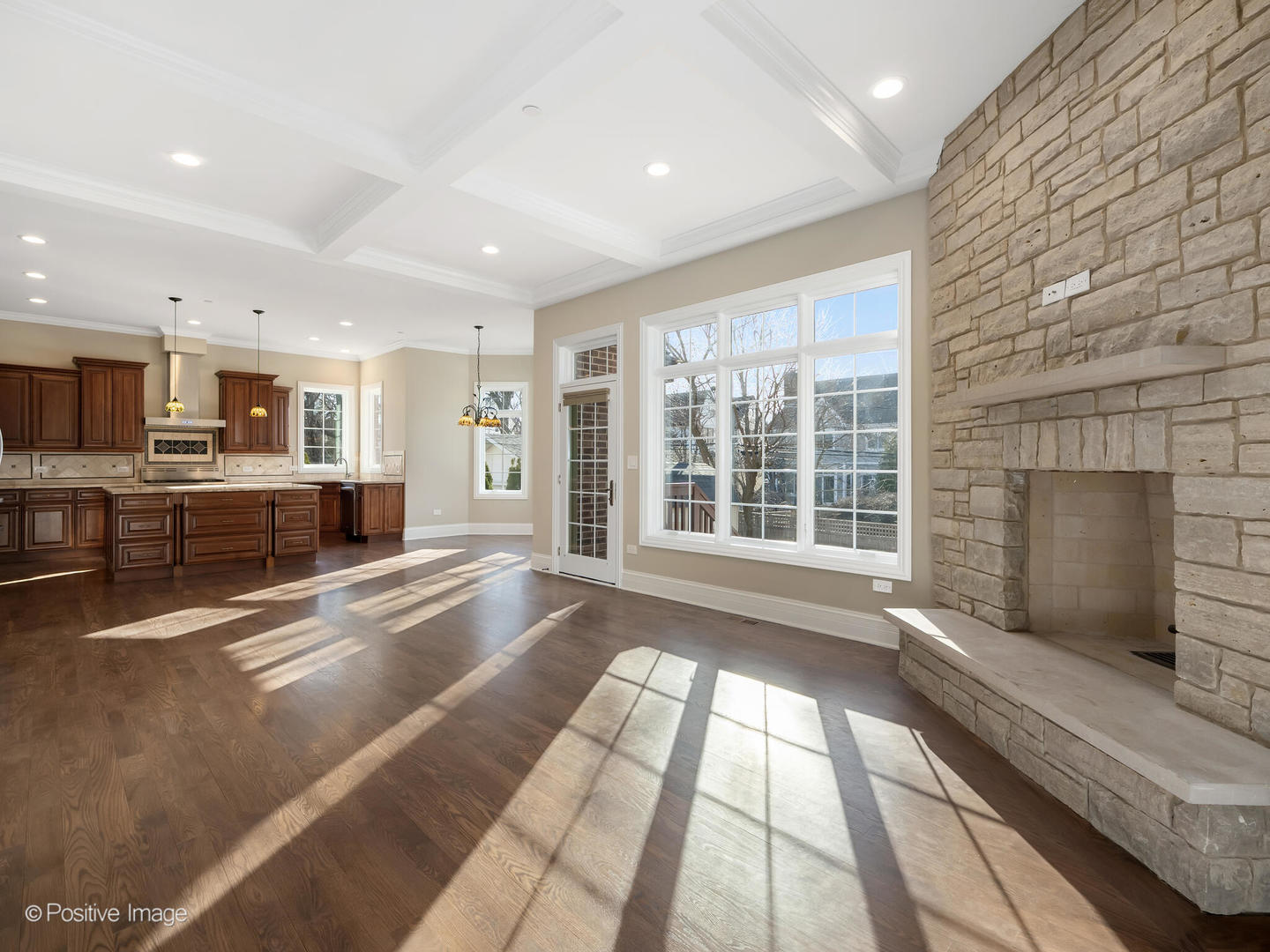 212 Holmes Avenue, Clarendon Hills, IL 60514