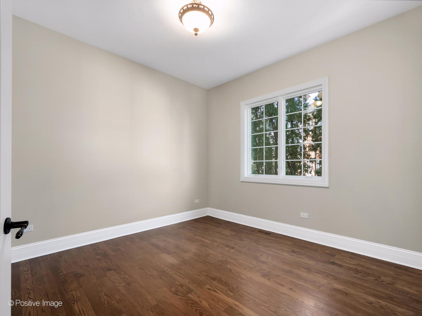 212 Holmes Avenue, Clarendon Hills, IL 60514