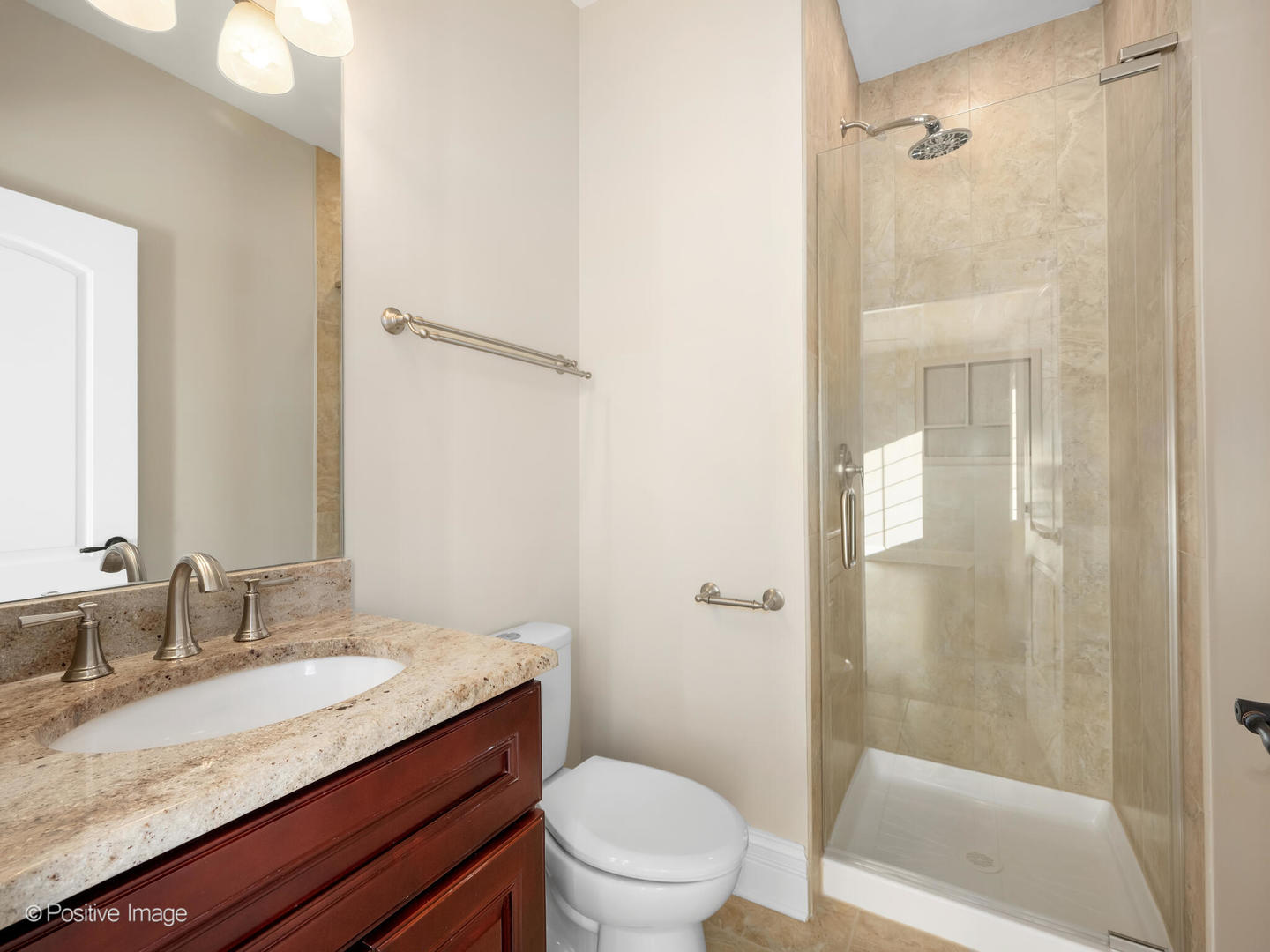 212 Holmes Avenue, Clarendon Hills, IL 60514