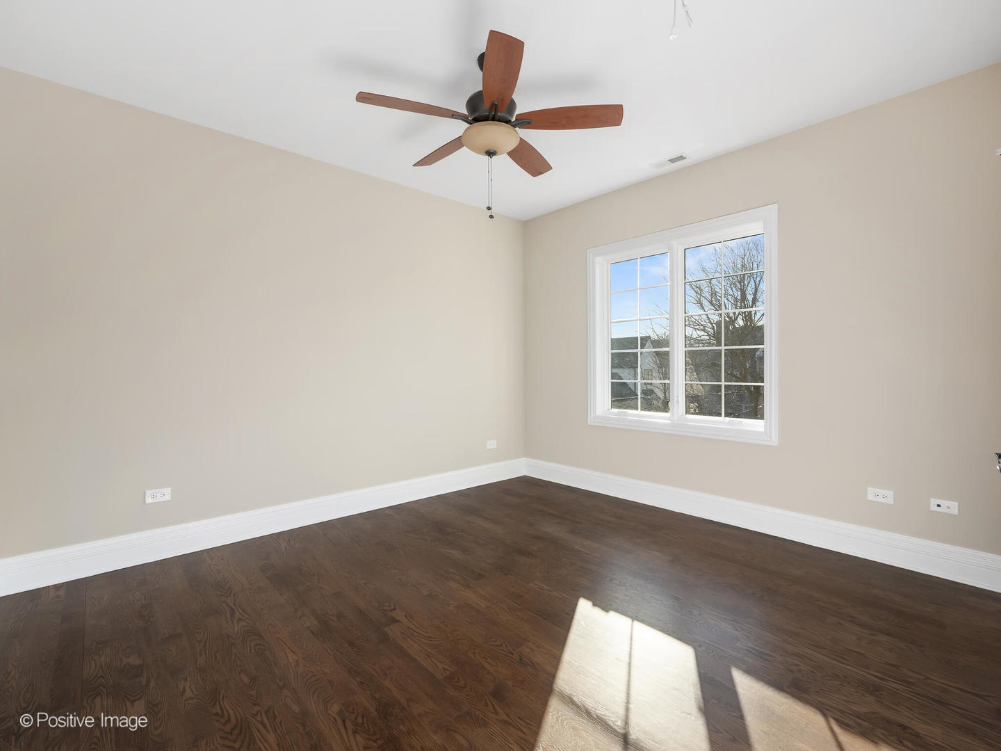 212 Holmes Avenue, Clarendon Hills, IL 60514