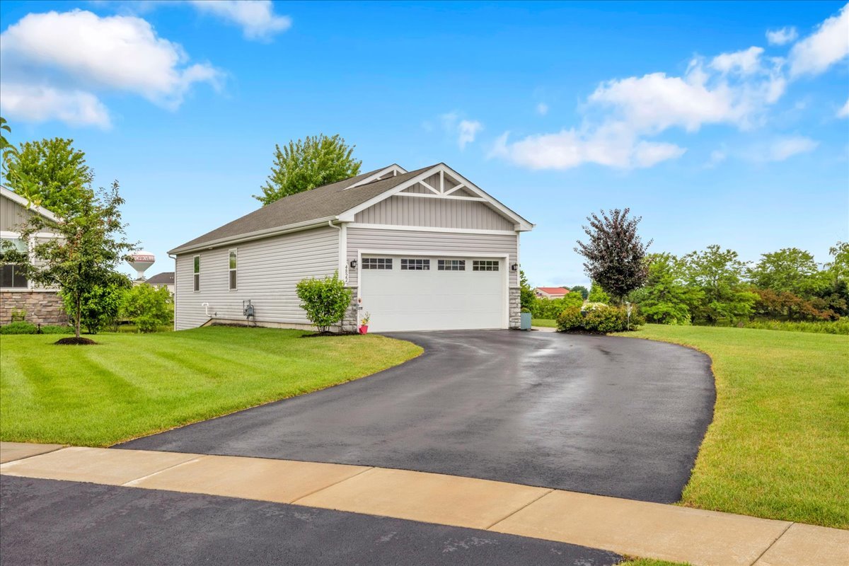4822 W Millbrook Circle, Yorkville, IL 60560