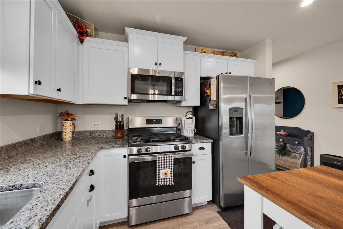 4822 W Millbrook Circle, Yorkville, IL 60560