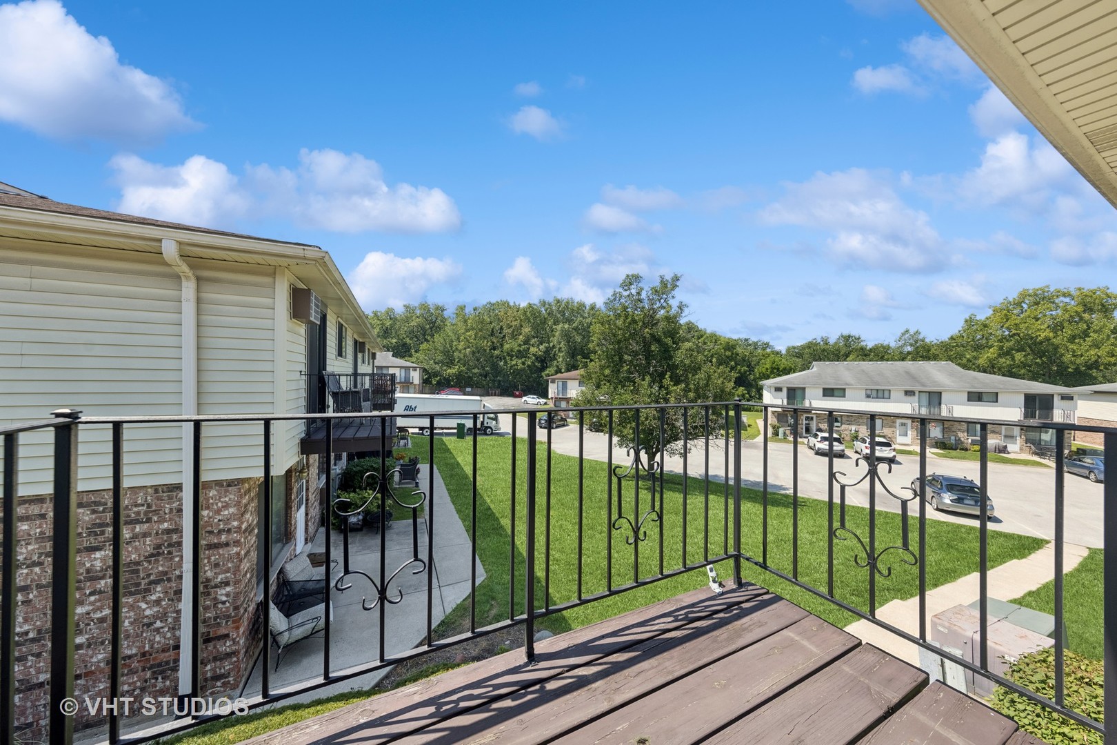 132 Willows Edge Court #A, Willow Springs, IL 60480