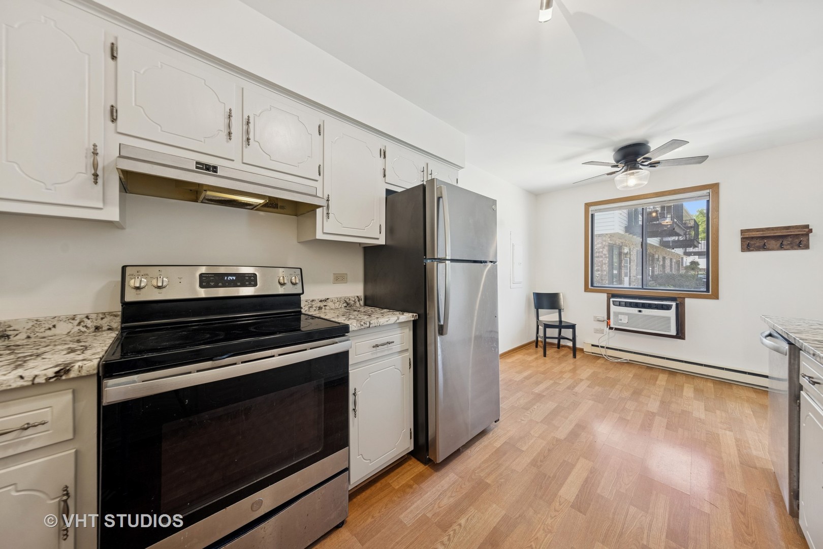 132 Willows Edge Court #A, Willow Springs, IL 60480
