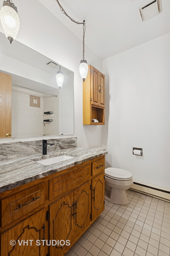 132 Willows Edge Court #A, Willow Springs, IL 60480