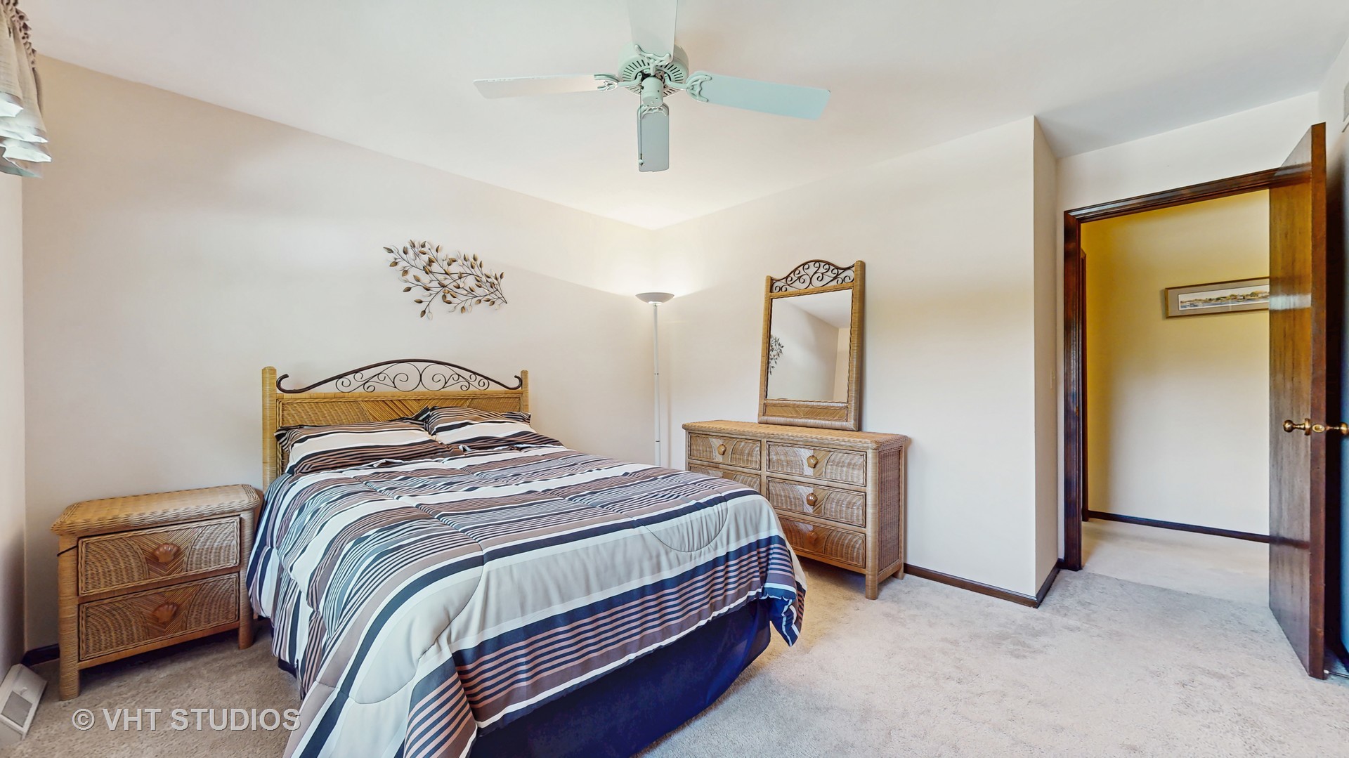 315 Ashwood Drive, Schaumburg, IL 60193