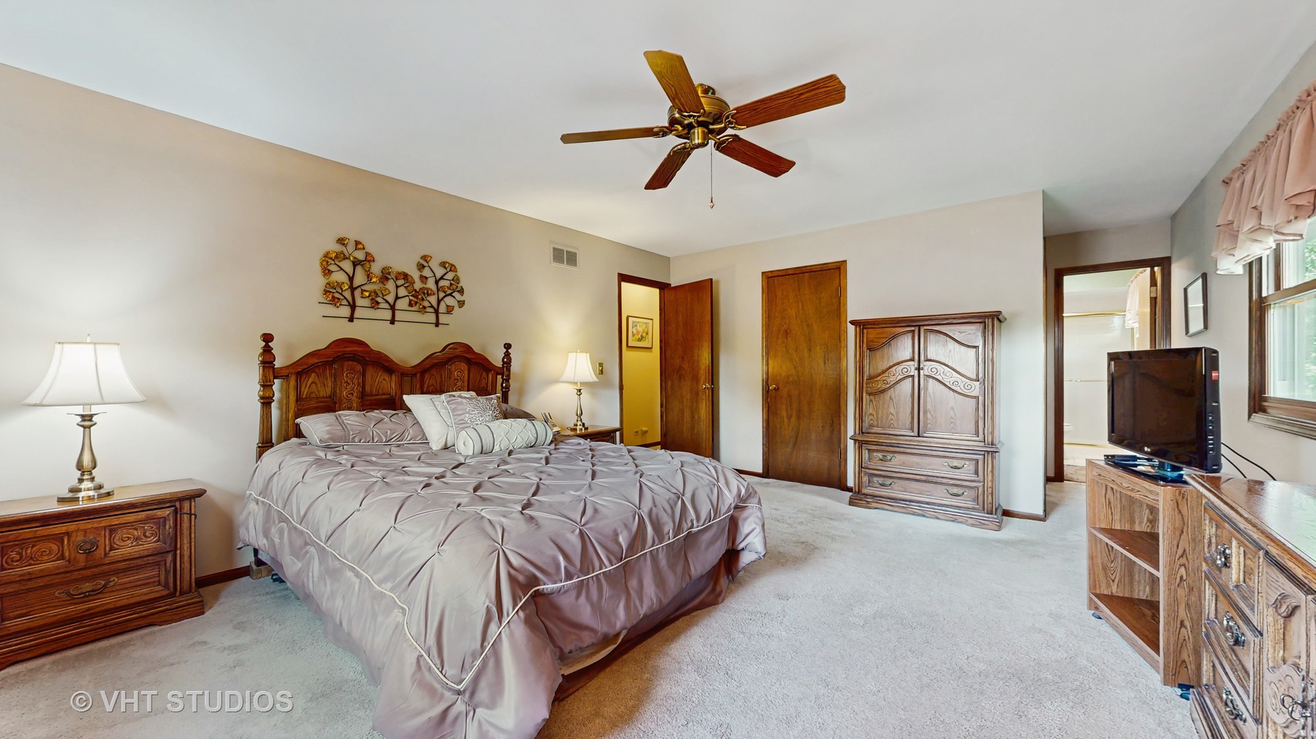 315 Ashwood Drive, Schaumburg, IL 60193