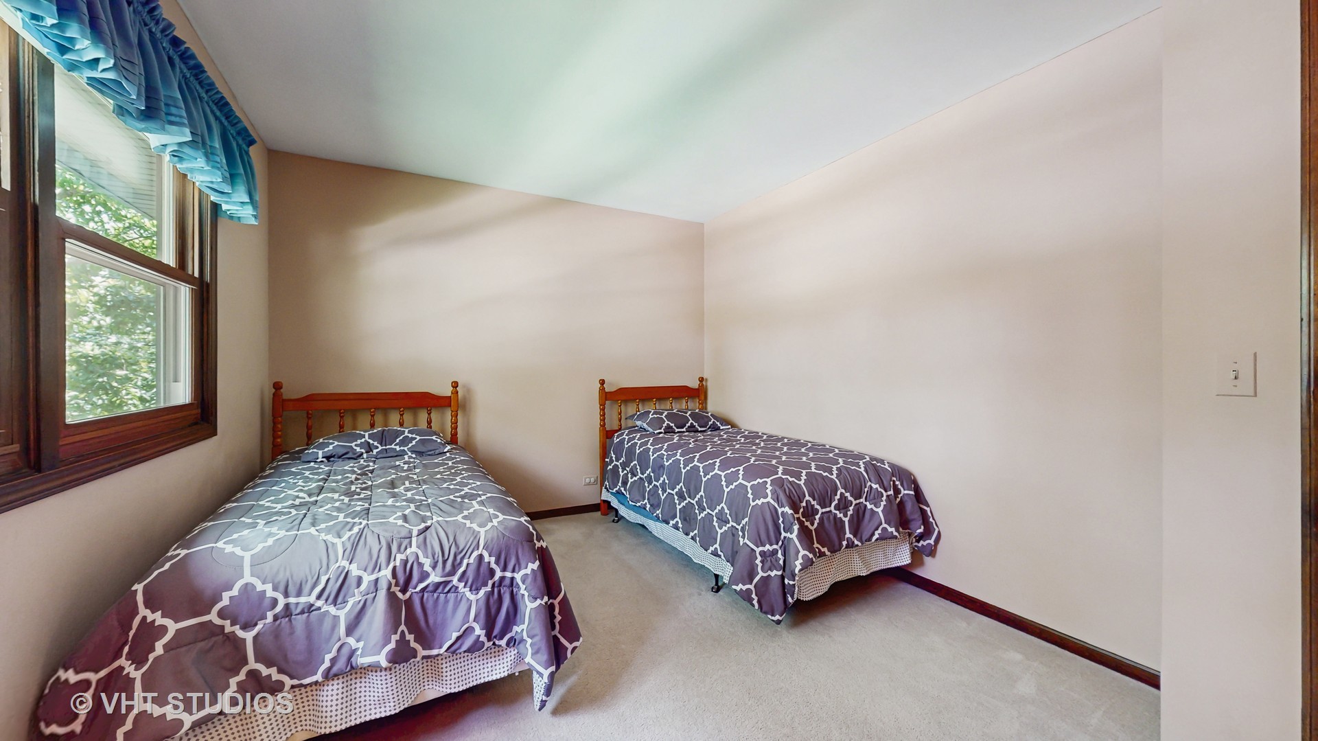 315 Ashwood Drive, Schaumburg, IL 60193