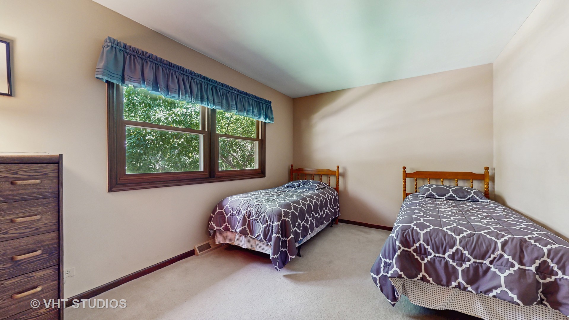 315 Ashwood Drive, Schaumburg, IL 60193