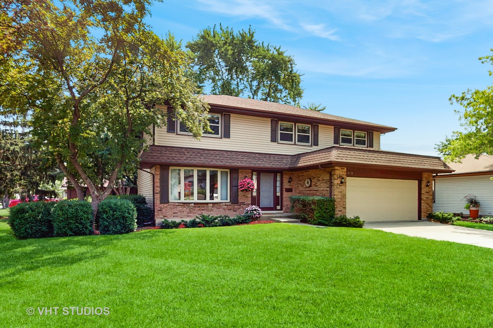 315 Ashwood Drive, Schaumburg, IL 60193