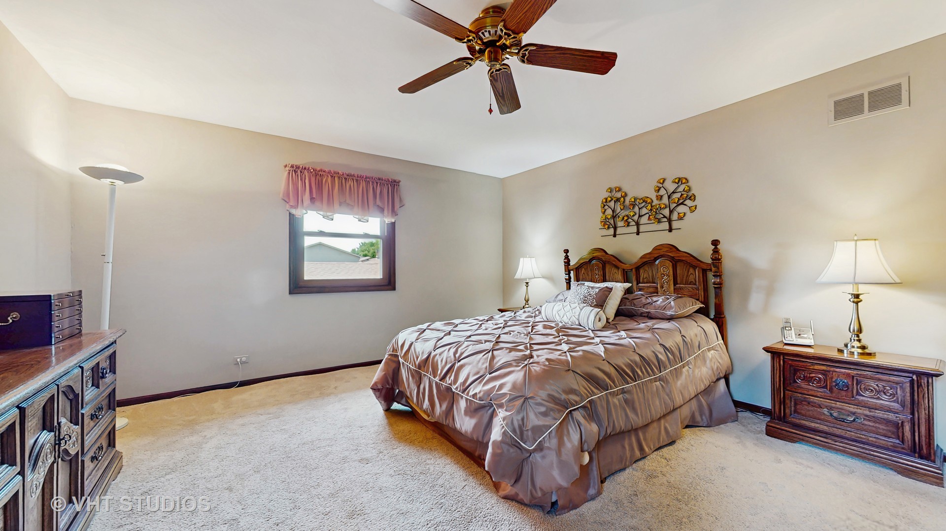 315 Ashwood Drive, Schaumburg, IL 60193