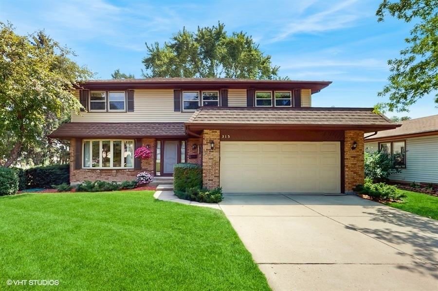 315 Ashwood Drive, Schaumburg, IL 60193