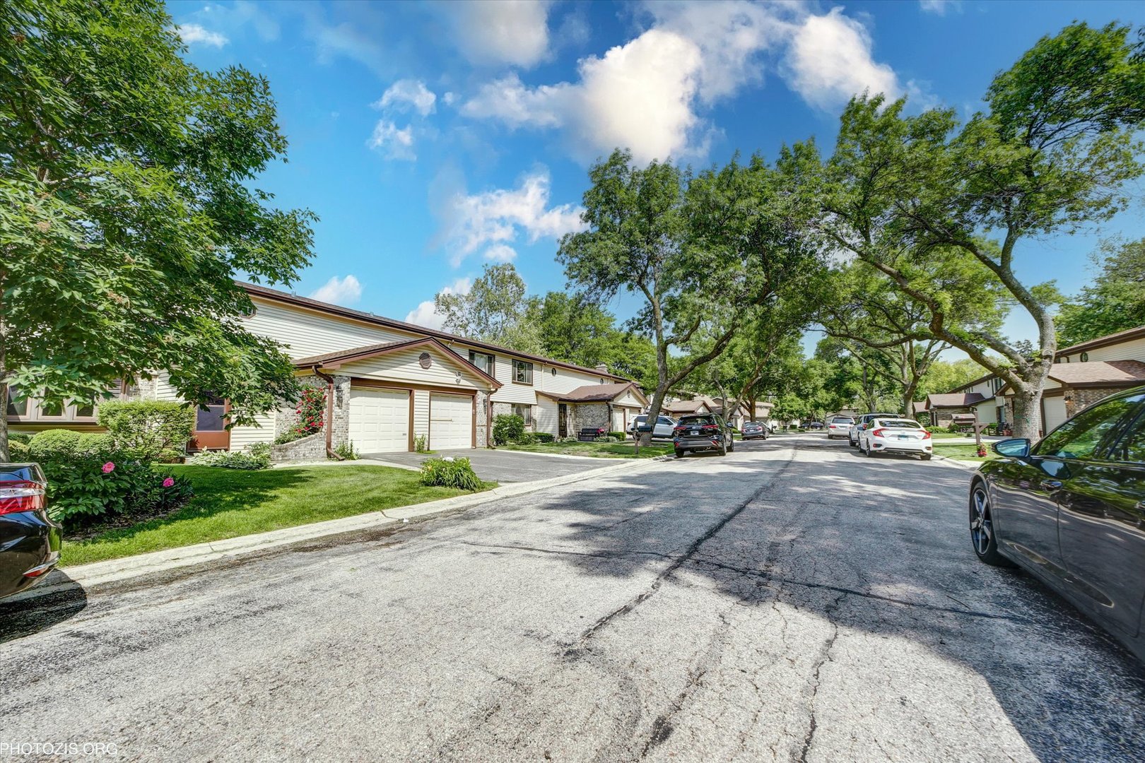 1330 S MALLARD Lane, Mount Prospect, IL 60056