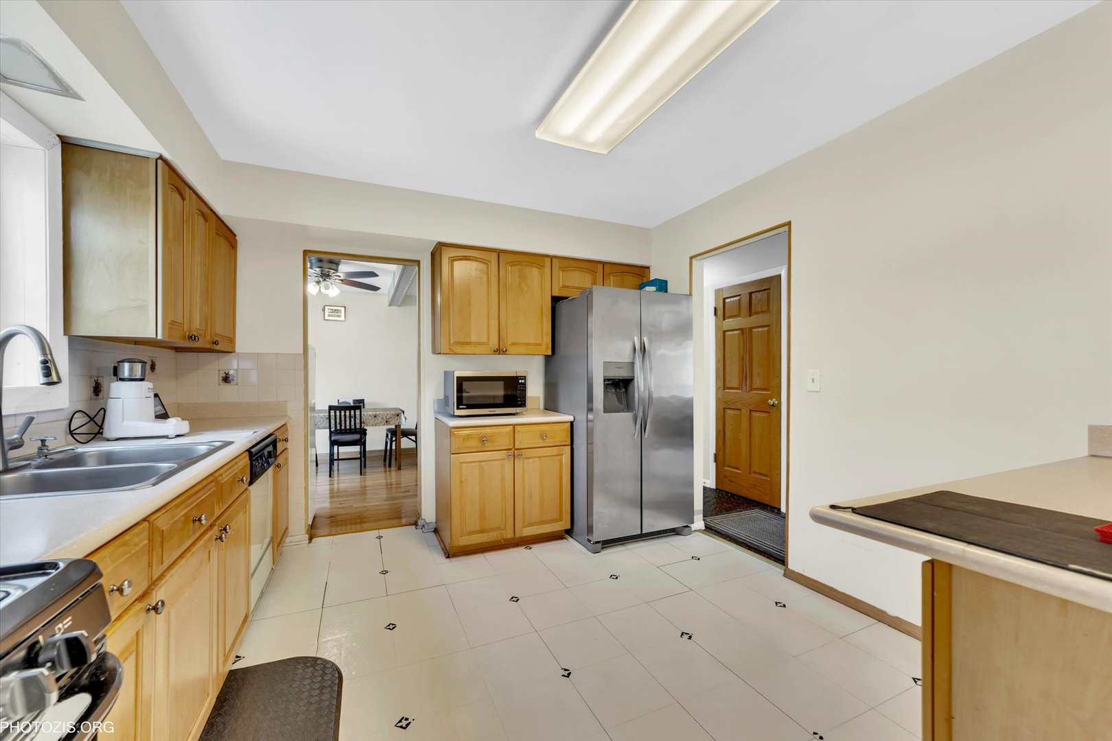 1330 S MALLARD Lane, Mount Prospect, IL 60056