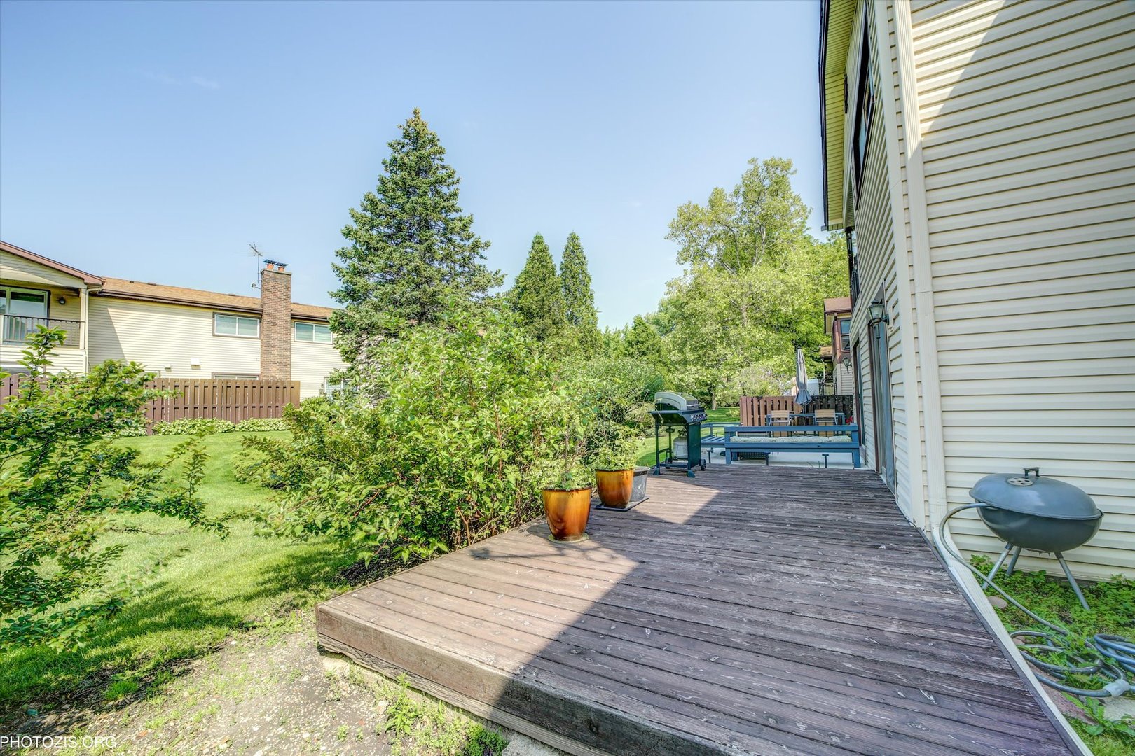 1330 S MALLARD Lane, Mount Prospect, IL 60056