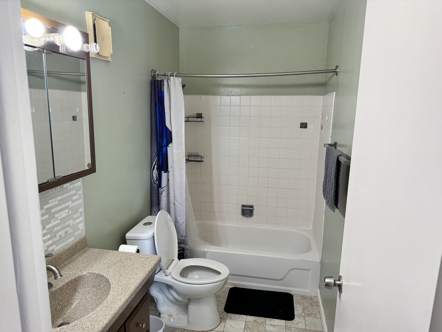 614 Tralee Court #2C, Schaumburg, IL 60193