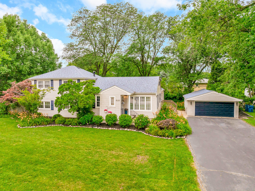 10114 S 81st Court, Palos Hills, IL 60465