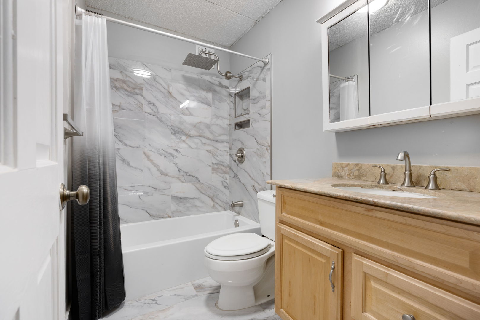 2015 S Finley Road #908, Lombard, IL 60148