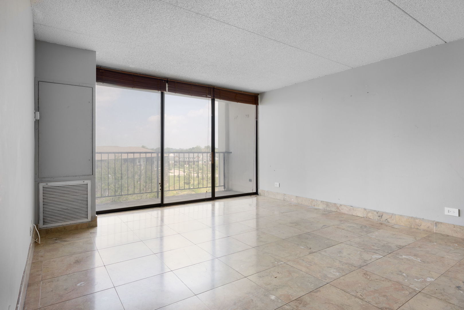 2015 S Finley Road #908, Lombard, IL 60148