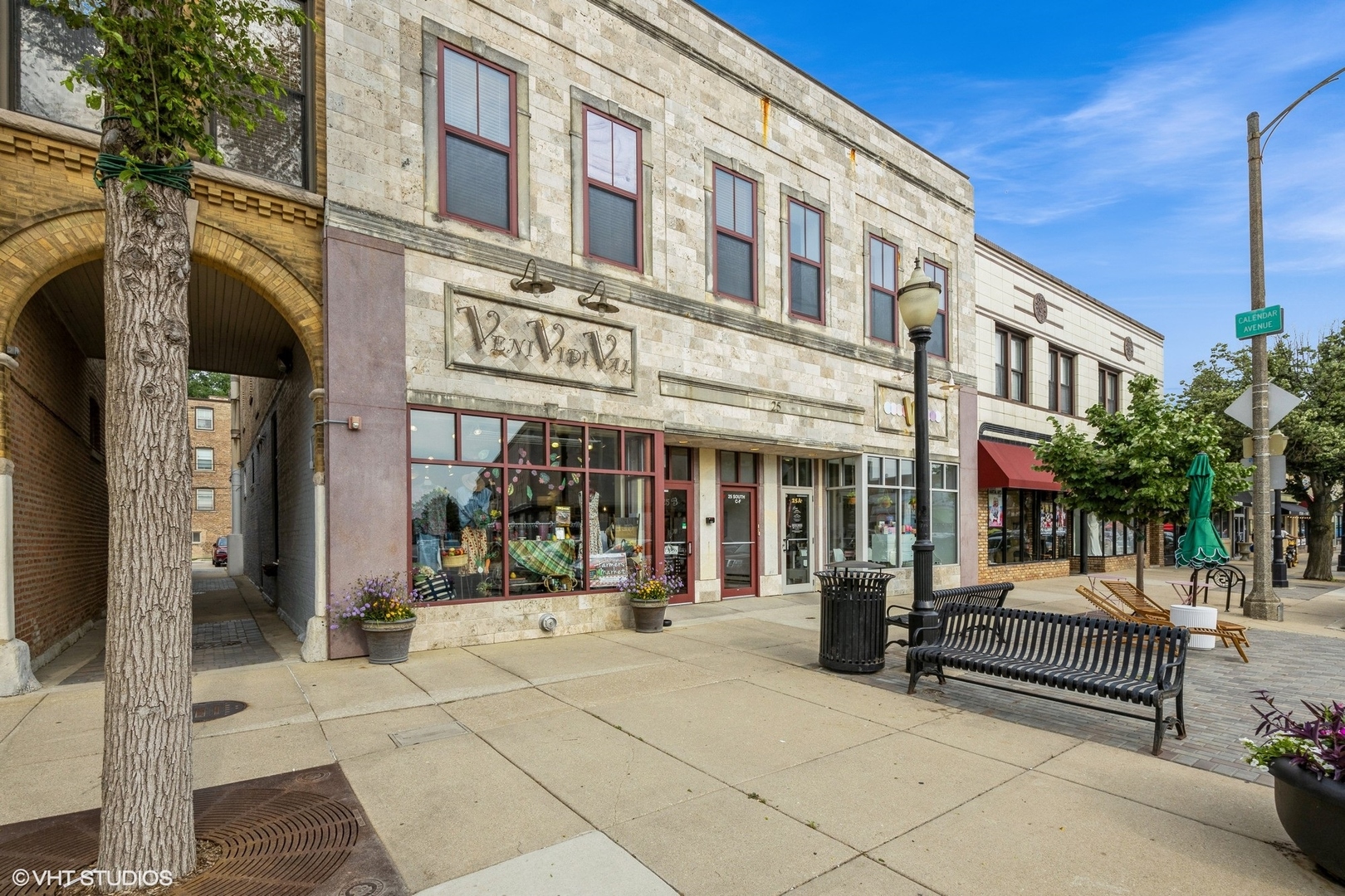 25 S La Grange Road #E, La Grange, IL 60525