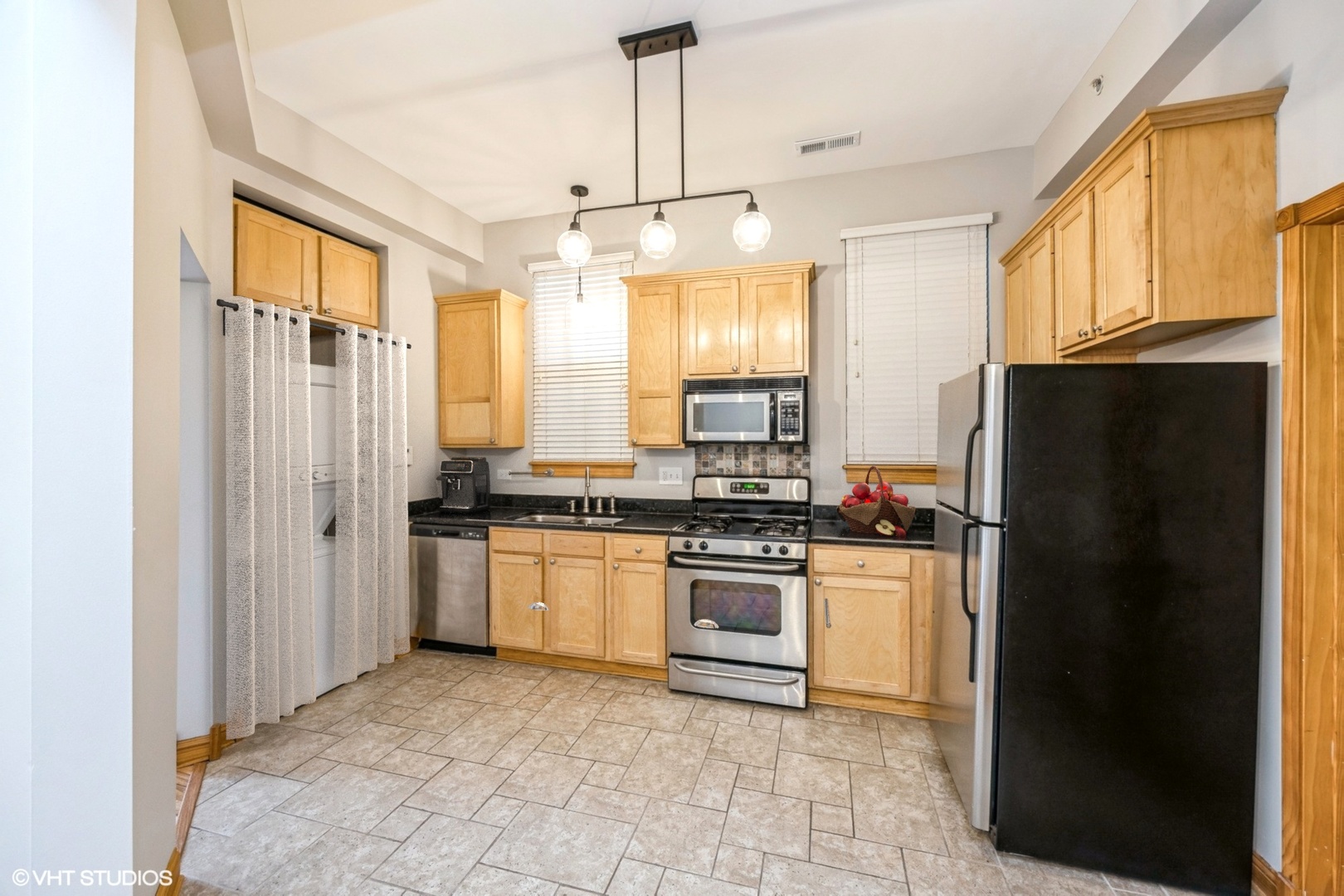 25 S La Grange Road #E, La Grange, IL 60525