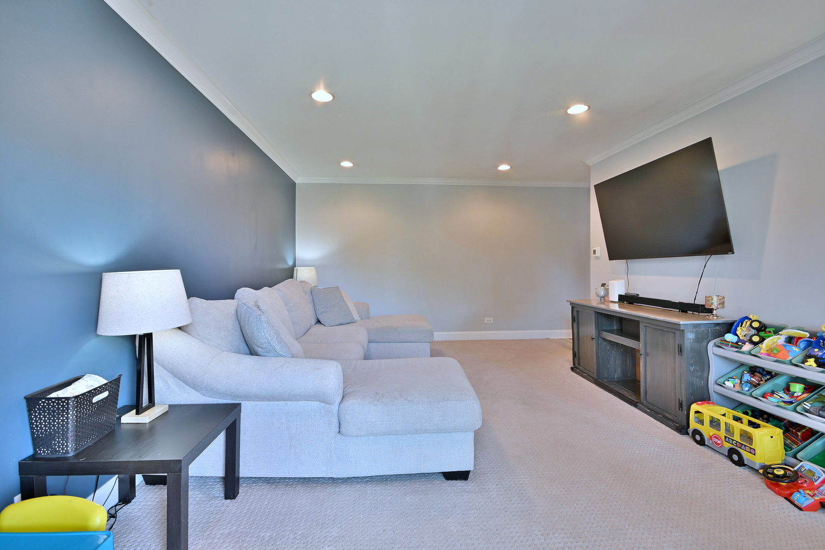 2149 Country Club Drive #13, Woodridge, IL 60517