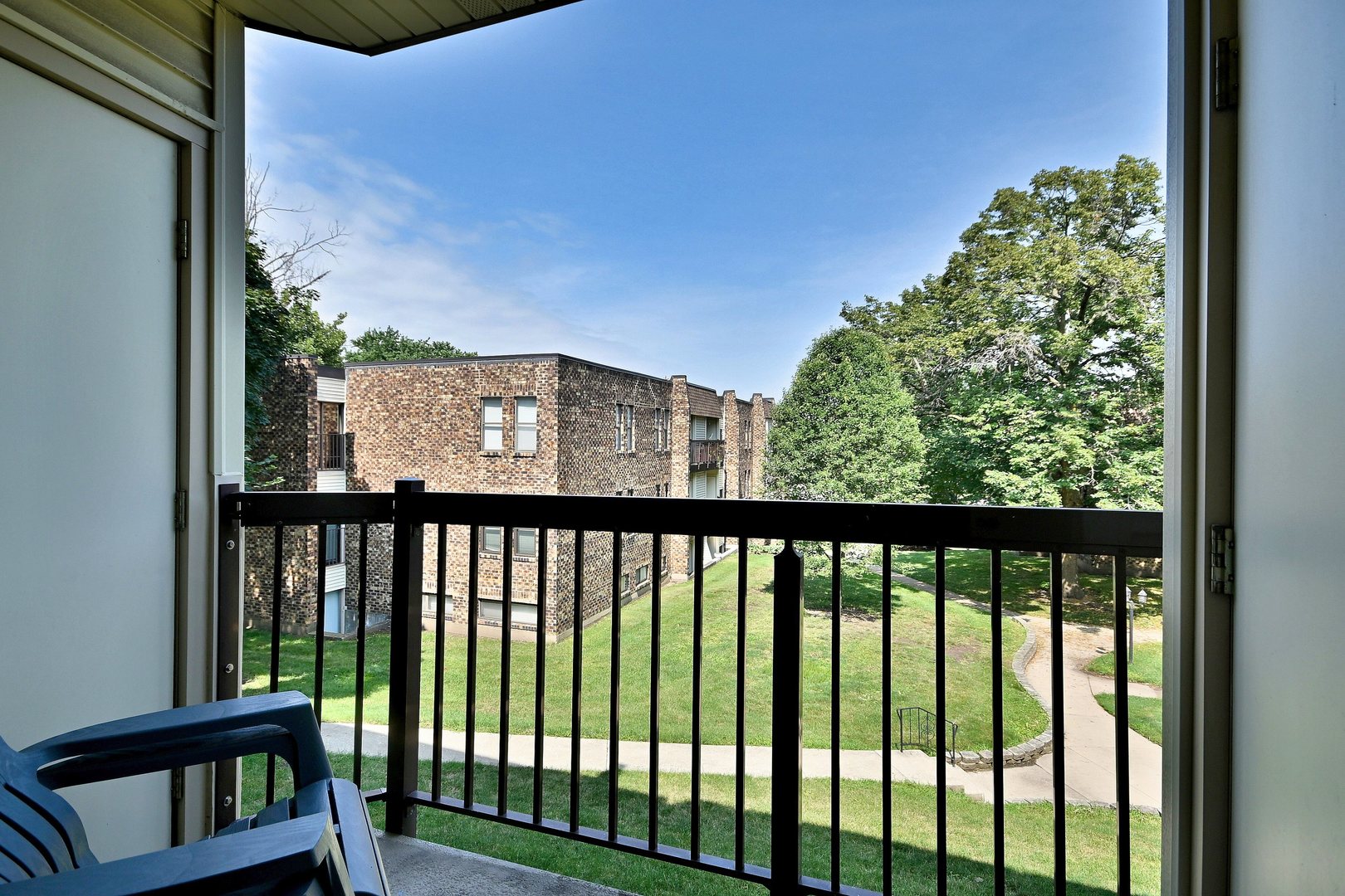 2149 Country Club Drive #13, Woodridge, IL 60517