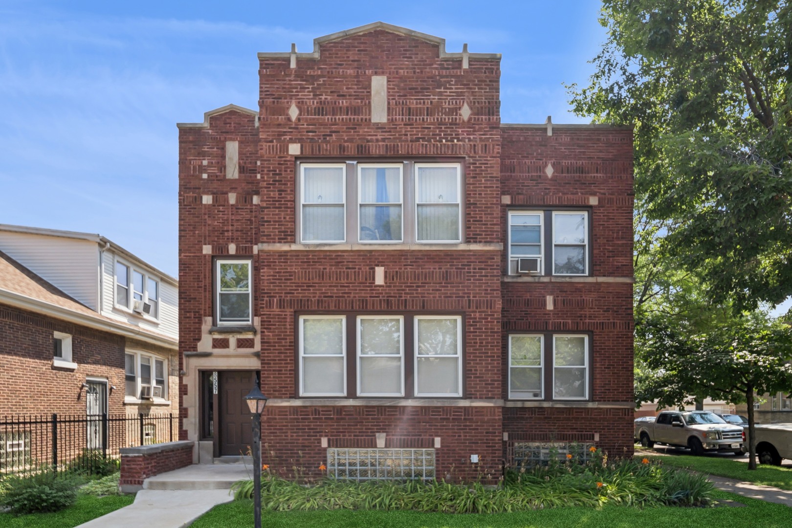 8557 S Justine Street, Chicago, IL 60620