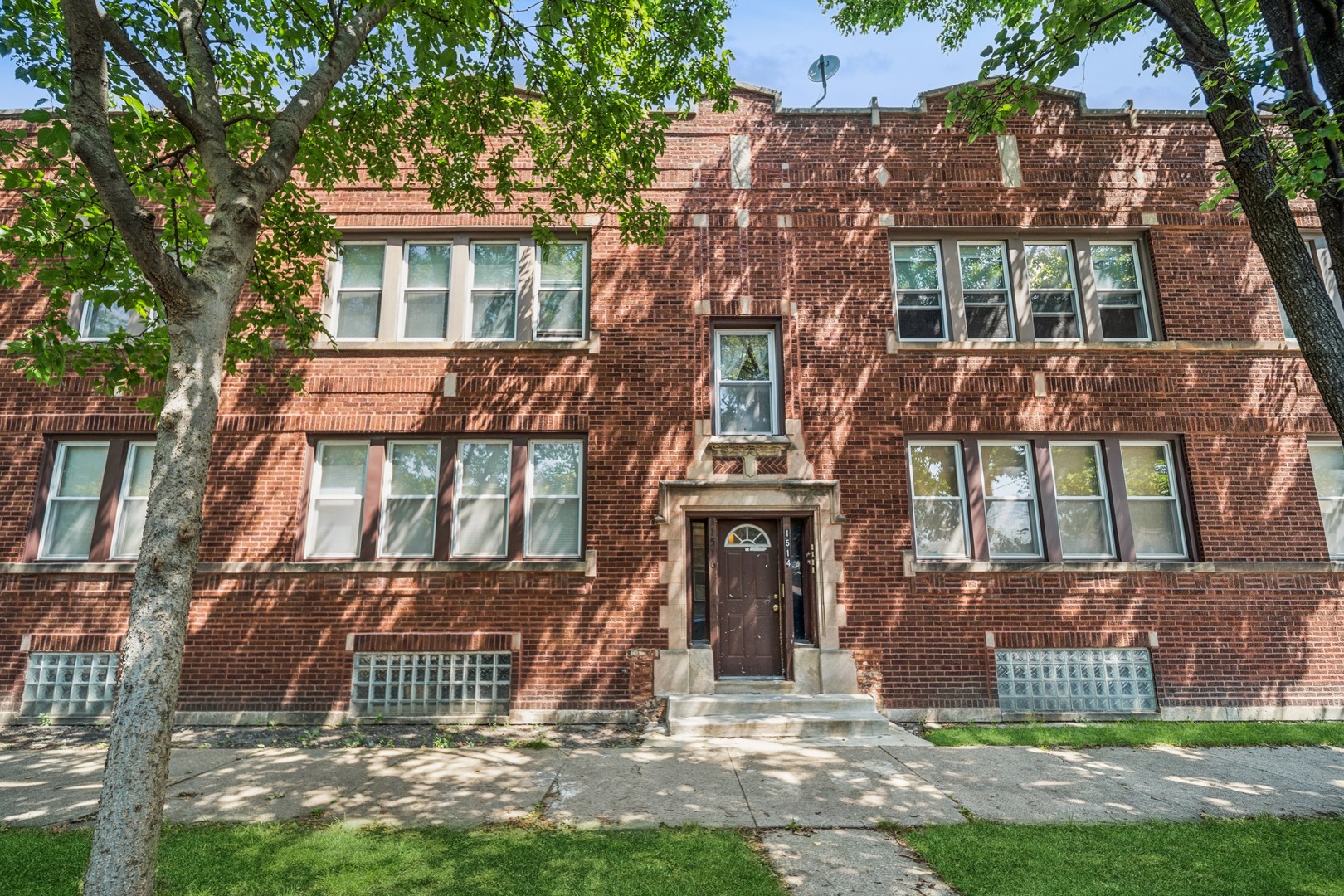8557 S Justine Street, Chicago, IL 60620