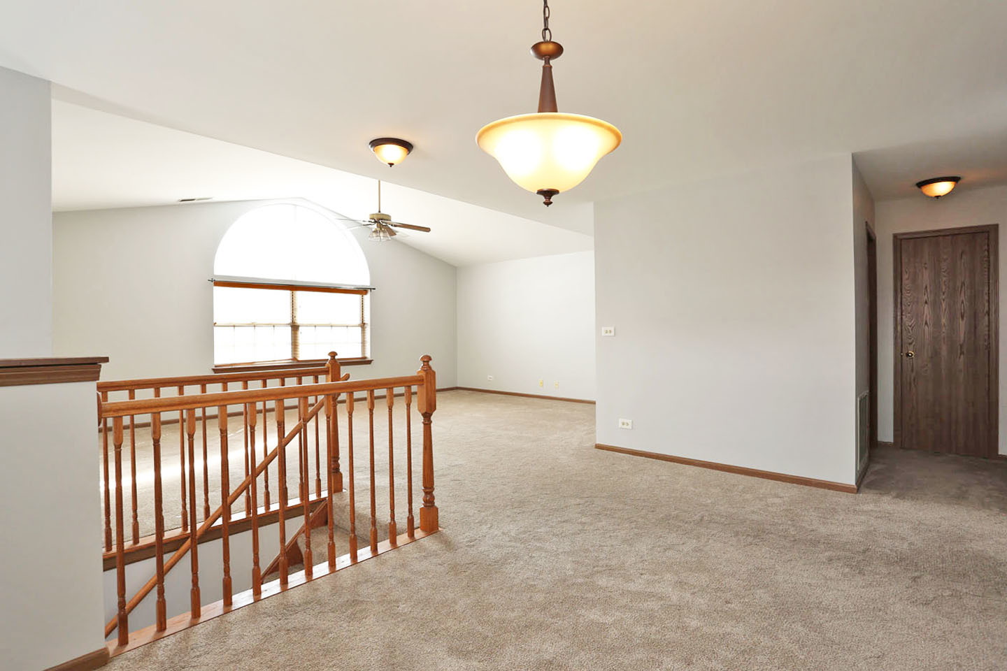 600 W Streamwood Boulevard #B, Streamwood, IL 60107