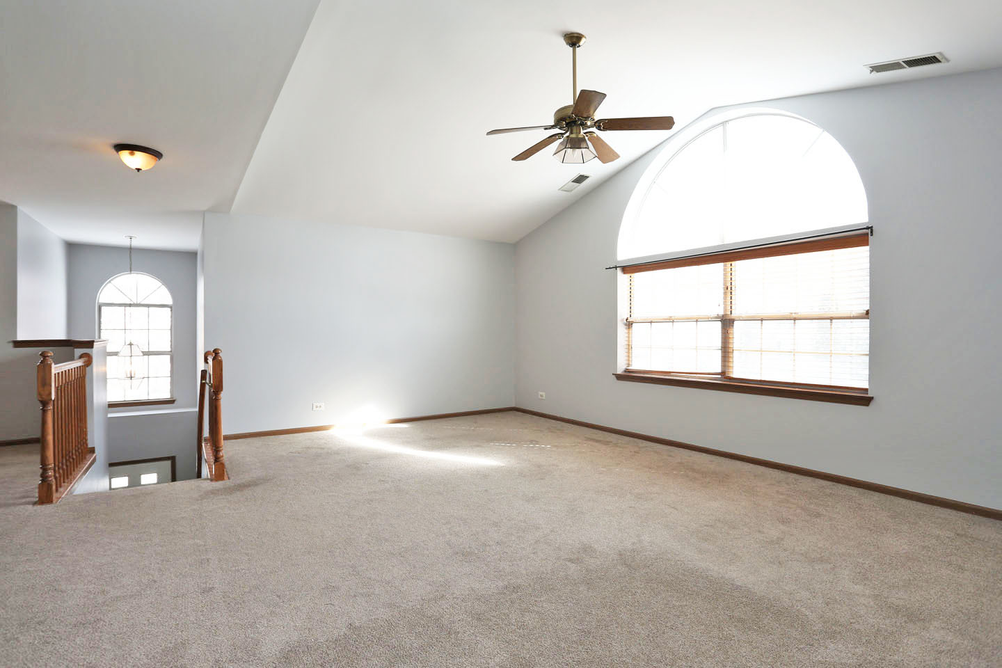 600 W Streamwood Boulevard #B, Streamwood, IL 60107