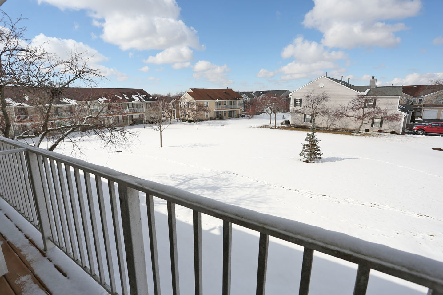 600 W Streamwood Boulevard #B, Streamwood, IL 60107