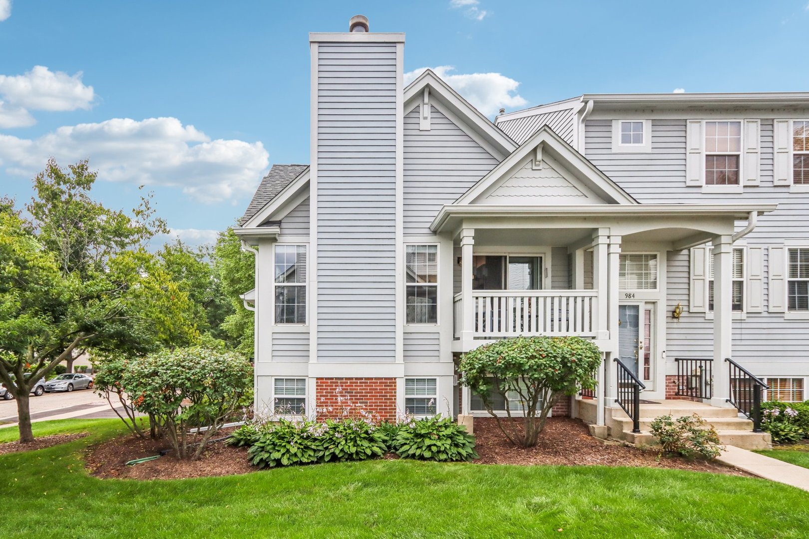 982 Manchester Circle, Grayslake, IL 60030
