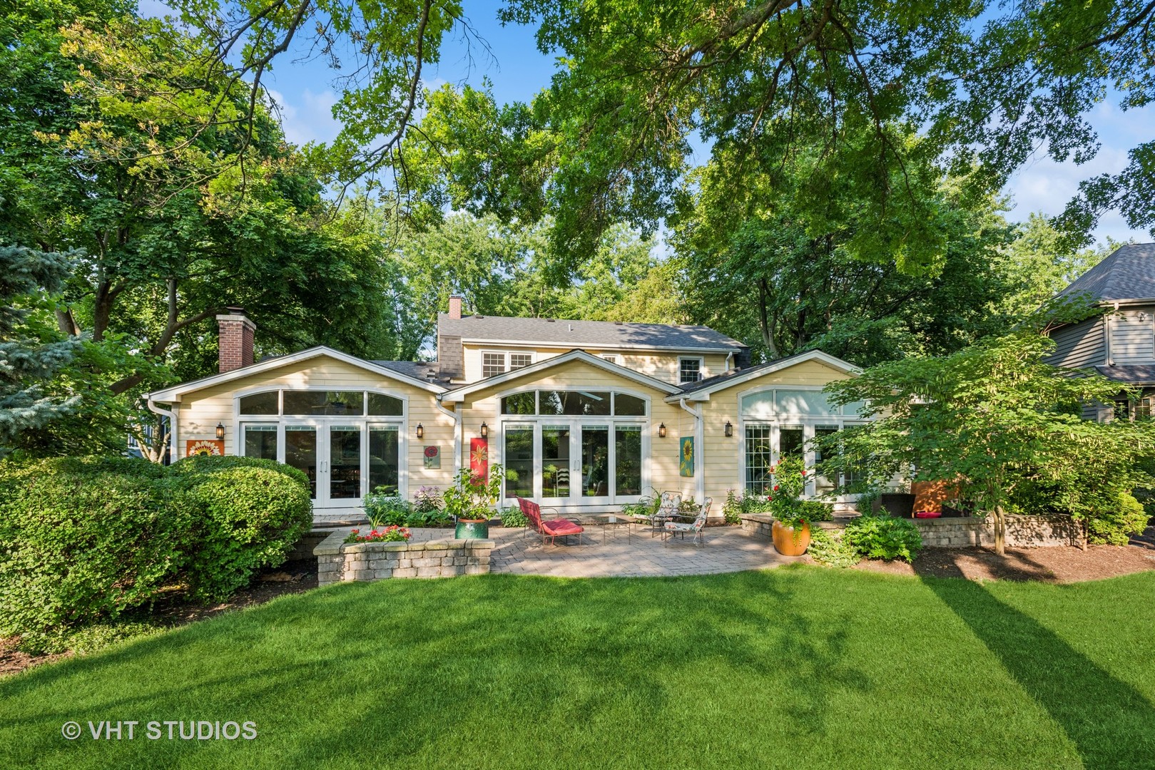 2S560 Seneca Drive, Wheaton, IL 60189