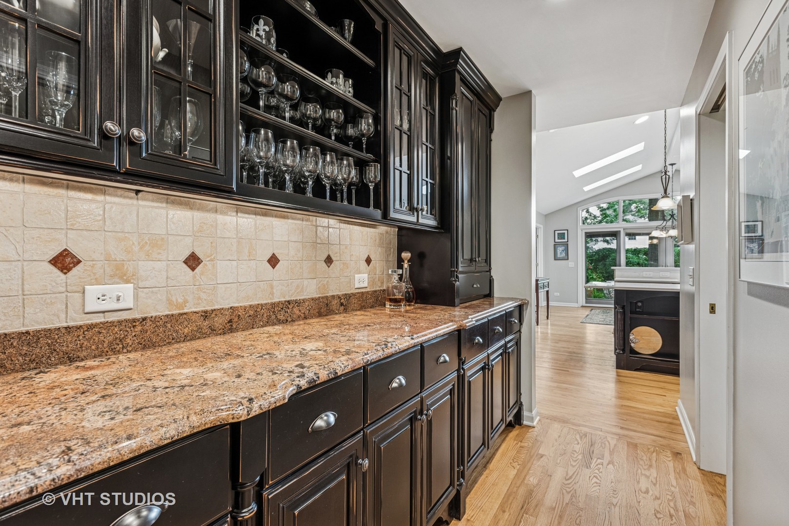 2S560 Seneca Drive, Wheaton, IL 60189