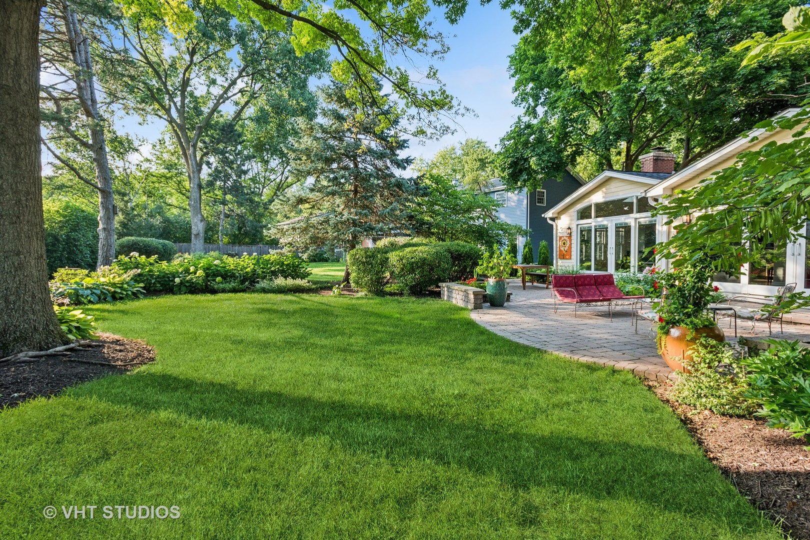 2S560 Seneca Drive, Wheaton, IL 60189