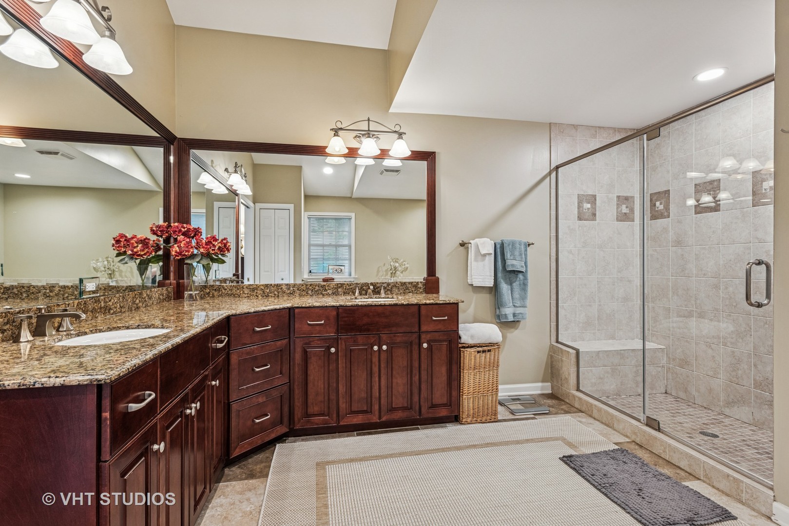 2S560 Seneca Drive, Wheaton, IL 60189
