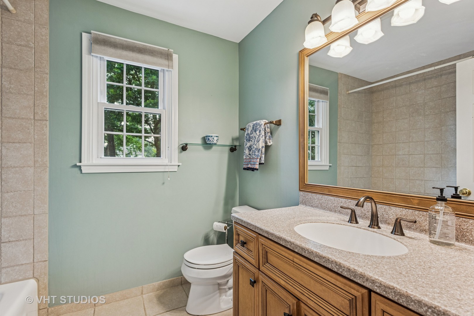 2S560 Seneca Drive, Wheaton, IL 60189
