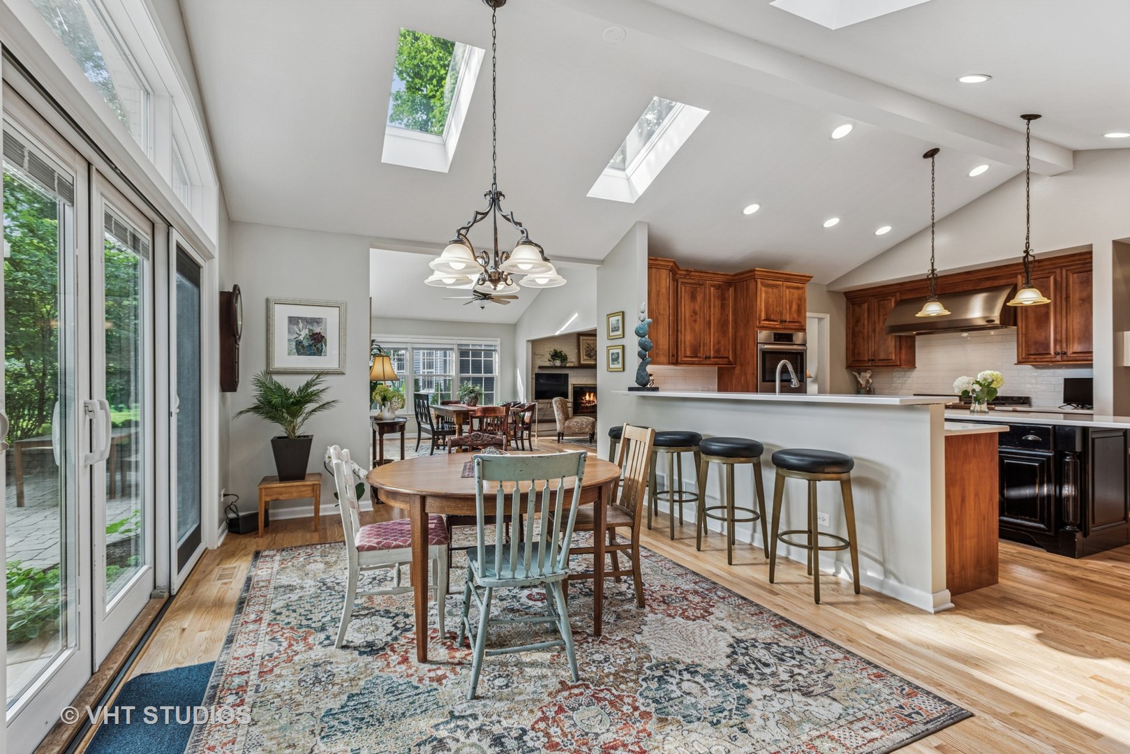2S560 Seneca Drive, Wheaton, IL 60189